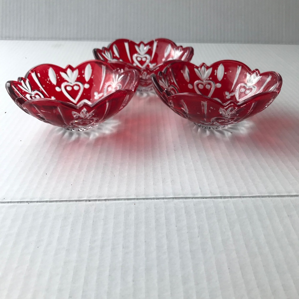 3 Fine Crystal Red And Clear Accent Bowls 4,75” x 2”